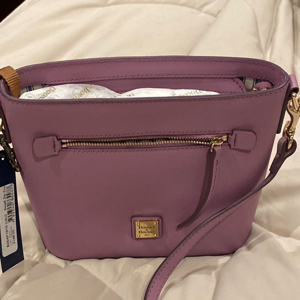 Dooney and Bourke crossbody bag